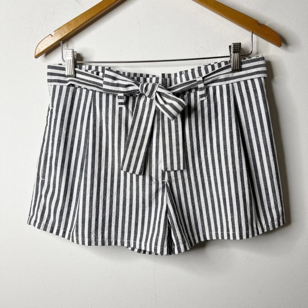 Love Tree Women's Chino Shorts Size S Gray & White Striped Paperbag Waist Belted - Picture 2 of 8
